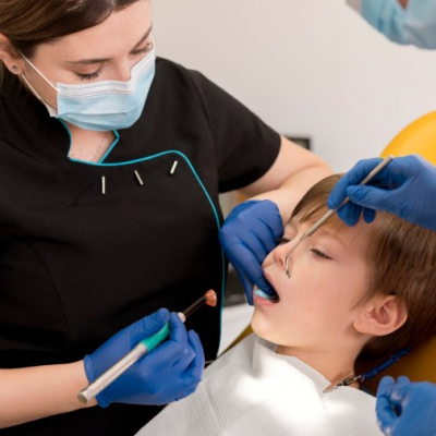 Gingivaformer auf Implantat: Was ist das, wozu dient er und wie wird er eingesetzt?